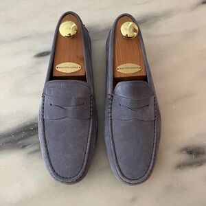 Light blue side Tod’s drivers.